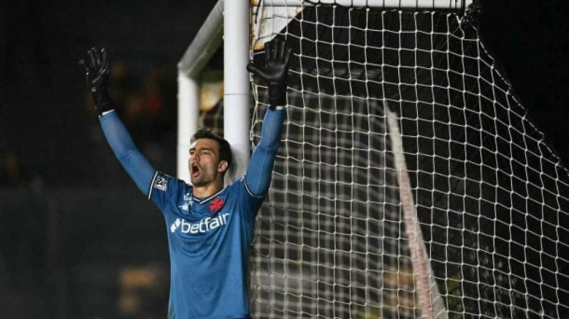 Pedrinho e Carlos Amodeo conversaram com o staff do atleta em São Paulo e, pela primeira vez, se aproximaram da pedida salarial do arqueiro