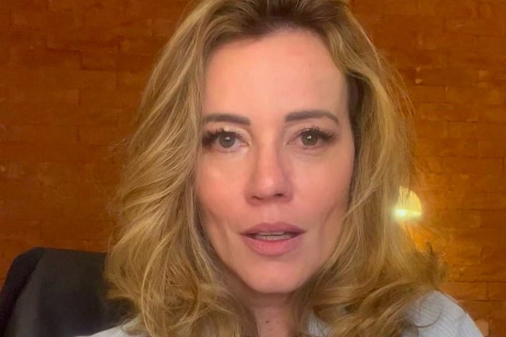 Sua primeira grande experiência foi na agência Reuters, em Brasília, onde cobria política, agronegócio e economia. 