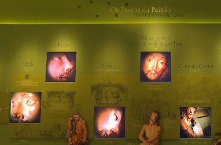 O uso de tecnologia digital teve como finalidade atrair o público jovem para preservar a memória da rica arte do barroco brasileiro.