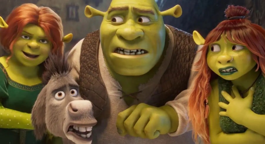 No entanto, o primeiro teaser não foi muito bem recebido por fãs da franquia, que nas redes sociais criticaram a aparência envelhecida de Shrek e outras alterações no visual de personagens.

