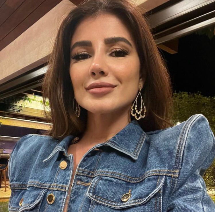 Meses depois, em novembro, a cantora fez um desabafo. Ela disse estar de “saco cheio” dos comentários de que seria antipática. “Gente, eu sou da roça, vim do nada. Lá onde cresci, nem luz elétrica tinha. Como eu falaria mal das cidades que me recebem e me convidam para tocar? Eu nem peço cama no camarim”, afirmou. 
