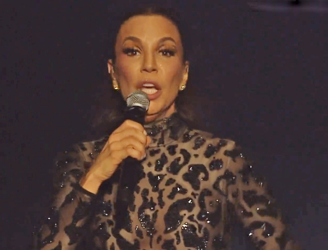 Em 2005, ela gravou Soy Loco por ti América, de Gilberto Gil e José Carlos Capinam, uma canção que fez parte da trilha sonora da novela América, da Globo. 
