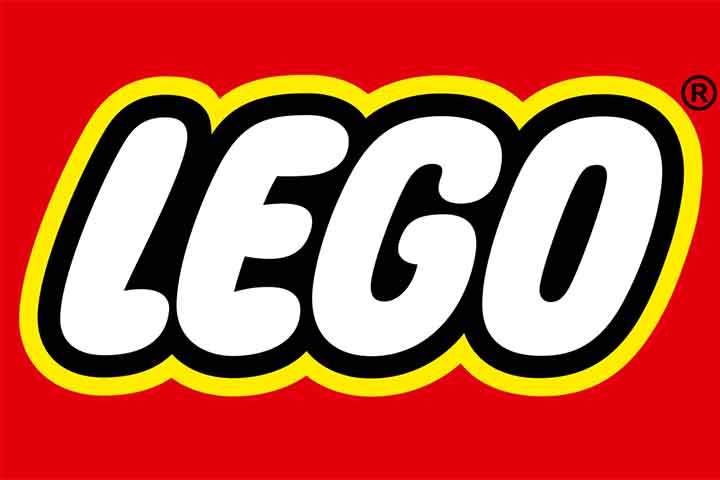 Em 2023, com a expansão nos mercados de Estados Unidos e Europa, a Lego abriu 147 novas lojas próprias e atingiu a marca de 1.031 no total. 
