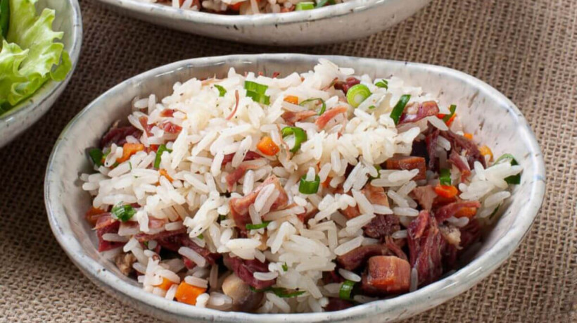 Arroz carreteiro (Imagem: flanovais | Shutterstock)