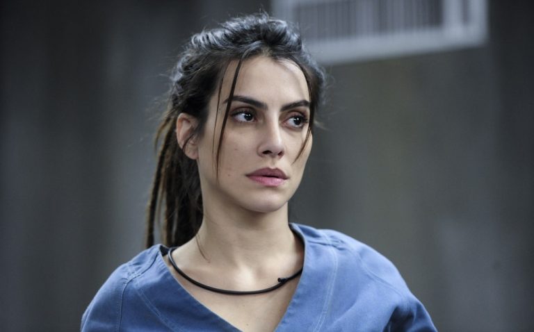 Segundo Cleo, o seu avô Antônio Carlos Pires apareceu para ela em um sonho ressaltando a ancestralidade presente no sobrenome. 
