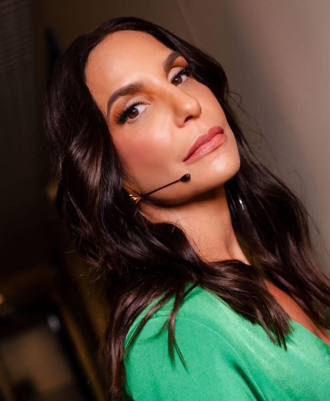 A turnê começa no dia 25 de outubro, em São Paulo, e passará por Belo Horizonte, em 1º de novembro, Rio de Janeiro, dia 22 de novembro, Salvador, 11 de novembro, e terminará em Porto Alegre, em 13 de dezembro.
