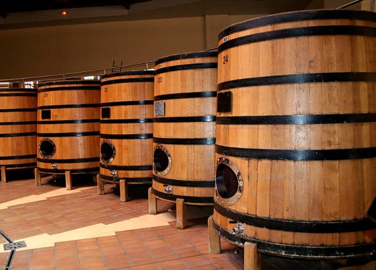 Louis Jadot (França) - Conhecida por seus vinhos da Borgonha, produz uma ampla gama de vinhos tintos e brancos, incluindo o Louis Jadot Corton-Charlemagne