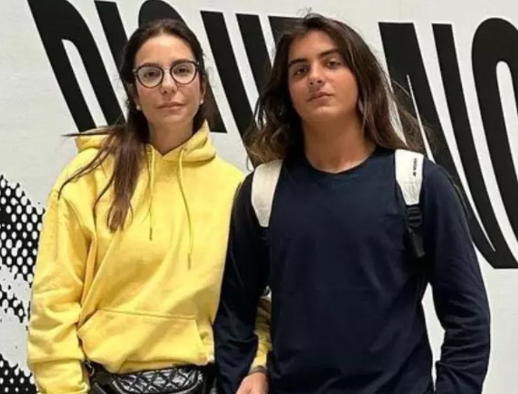 “Ele é um músico nato e no ambiente fértil a coisa nasce e flui. Ele toca, é produtor, tá cantando e é orgulho da mamãe”, derreteu-se a cantora. 

