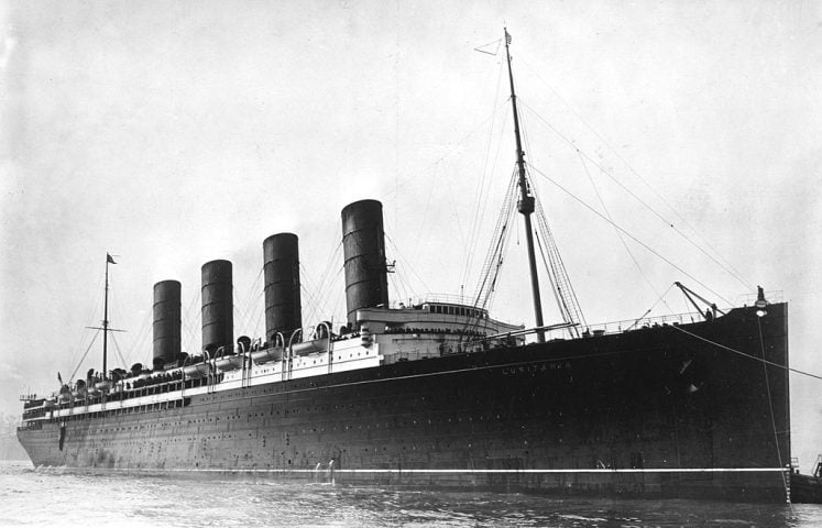 Um outro caso parecido aconteceu nos anos 1980, quando o milionário norte-americano Gregg Bemis adquiriu os direitos sobre os destroços do Lusitania, o segundo naufrágio mais famoso da história, atrás apenas do Titanic.