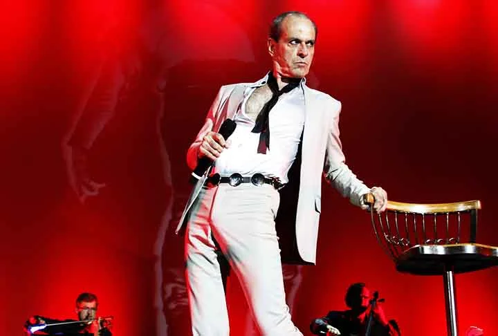 O grupo teve vida curta. Logo após o lançamento do segundo álbum, “Flores Astrais”, também com muitos versos de poetas famosos musicados, a banda se desfez. Em especial por divergências de Ney com João Ricardo.
