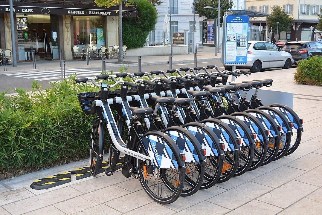 A liderança no quesito é de países europeus. Alemanha, França (foto), Itália, Áustria e Holanda são os que têm a maior proporção de usuários per capita de bicicleta elétrica.