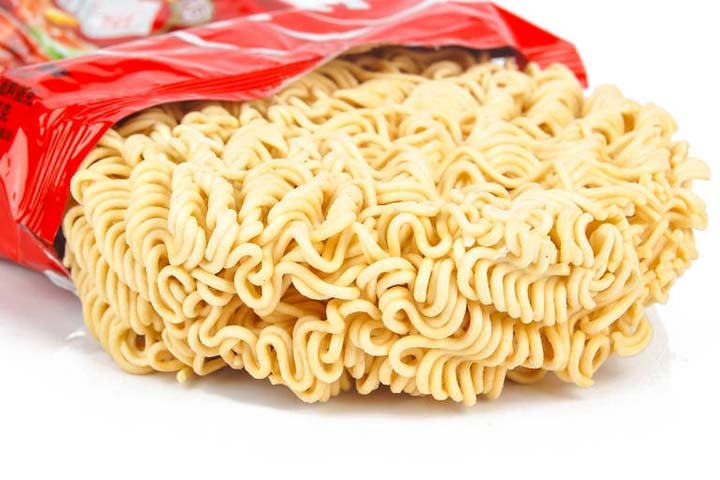 Miojo - Marca da japonesa Nissin, popularizou-se como forma de designar o macarrão instântaneo.

