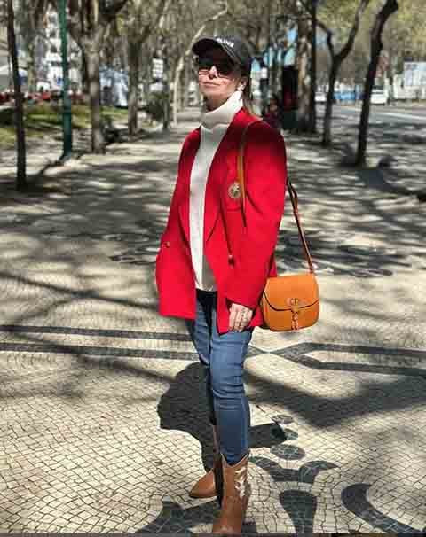 Em 1994, ela estreou como atriz em Tropicaliente, como Benvinda. Em seguida, emendou outros papéis consistentes em Tocaia Grande e Xica da Silva, ambas da Manchete, e Corpo Dourado, Força de um Desejo e Malhação, na TV Globo.