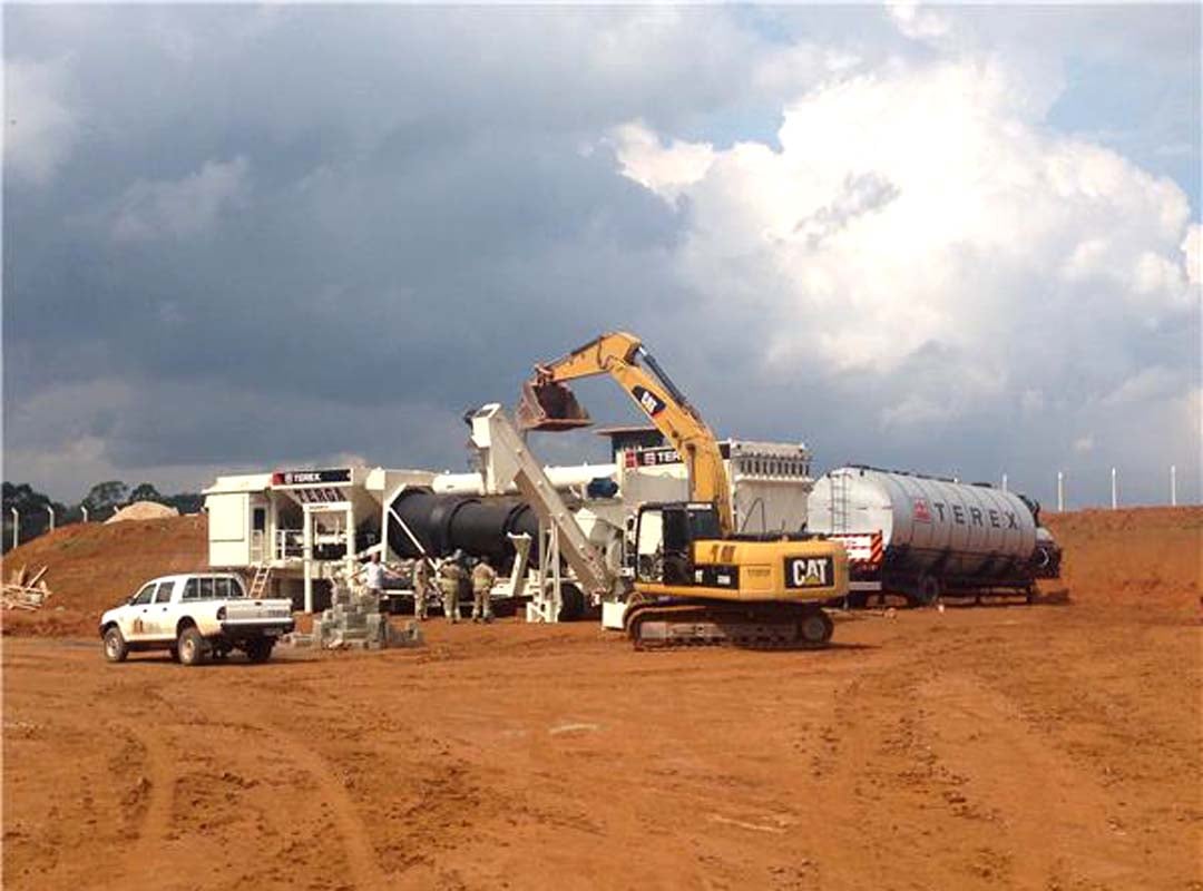 O estudo concluiu que há materiais, como a borracha triturada, que prolongam a durabilidade das rodovias. 