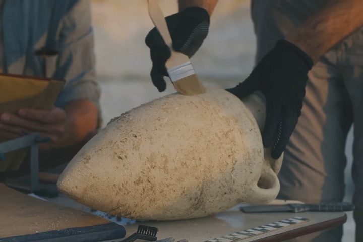 O acervo encontrado inclui cerâmicas, canhões, âncora e barras de metal.