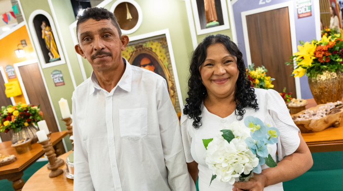 Cerimônia de casamento coletivo no Shopping Del Passeo. Na foto: Francisco Gomes e Vanderlisa Coelho 