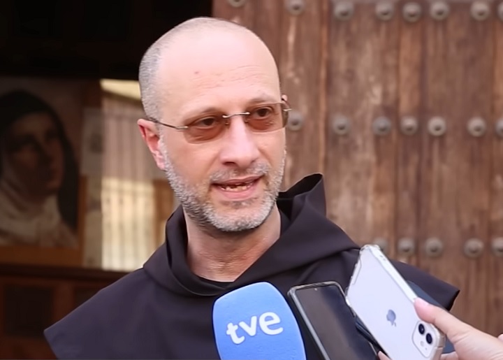 Sabemos, por estudos semelhantes, que poderemos conhecer dados de grande interesse sobre Teresa e também recomendações para a conservação das relíquias, afirmou o padre.