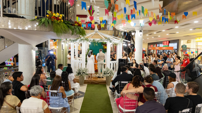 Fortaleza, CE, BR 20.06.25 Cerimônia de casamento coletivo no Shopping Del Paseo  (Fco Fontenele/O POVO)