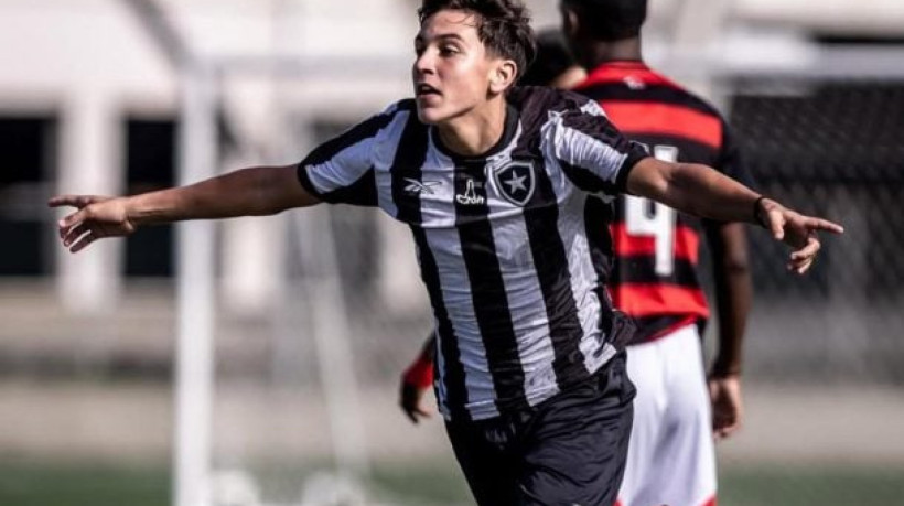 Germano se destacou como artilheiro do Botafogo do Campeonato Carioca Sub-15, marcando 40 gols na competição