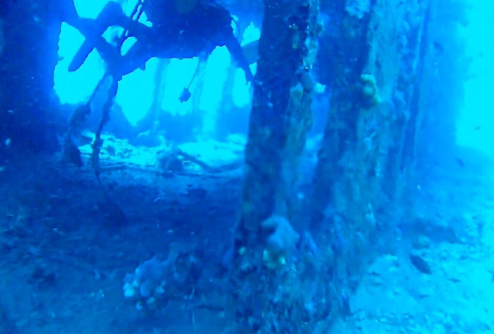 Já o naufrágio de Mahdia, na Tunísia, revelou um carregamento de esculturas gregas do século I a.C., saqueadas da Grécia para decorar vilas romanas.