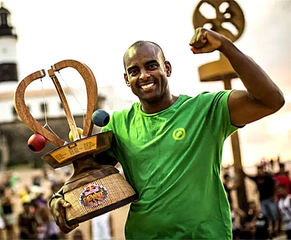 Em 2017, o baiano Lucas Dias Ferreira, o Ratto, venceu a primeira edição do Red Bull Paranauê e foi eleito o capoeirista mais completo do mundo. O evento foi no Farol da Barra, em Salvador, e reuniu participantes do Brasil e do exterior. 