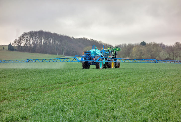 2º) Adubos e fertilizantes químico (5%) – Valor investido: US$ 8,4 bilhões.