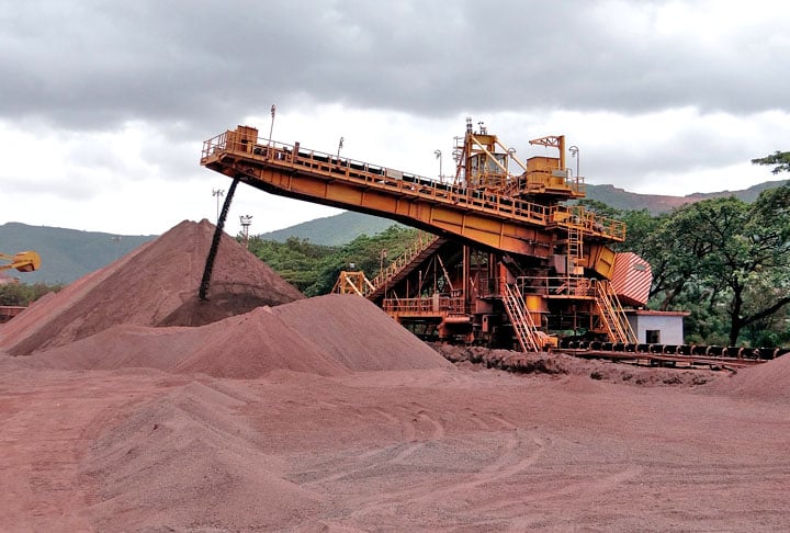 3º) Minério de ferro e concentrados (9,1%) – Valor total arrecadado: US$ 29,8 bilhões.