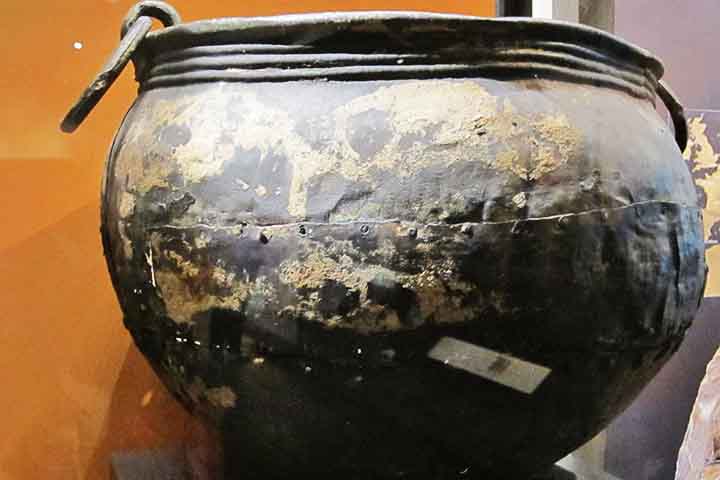 Ainda não há como descobrir o que eles fizeram com o sangue, mas provavelmente foi para fins alimentícios, como a produção de salsicha de sangue. Algo semelhante às técnicas de fabricação de salsicha usadas na Mongólia rural atualmente.