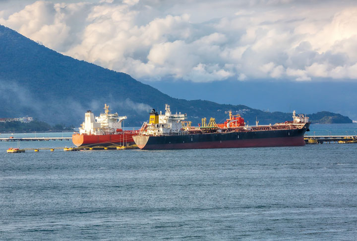 1º) Óleos combustíveis de petróleo (6,1%) – Valor investido: US$ 10,6 bilhões.