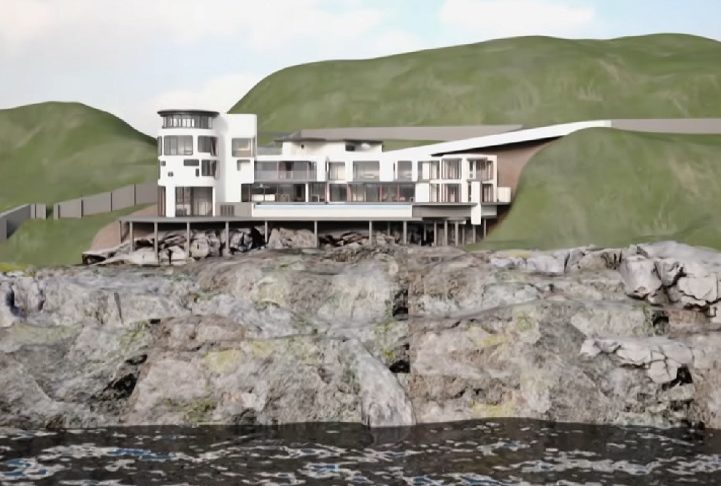 O proprietário chegou a contar para alguns amigos que a casa estava praticamente vendida  , mas o comprador acabou desistindo.