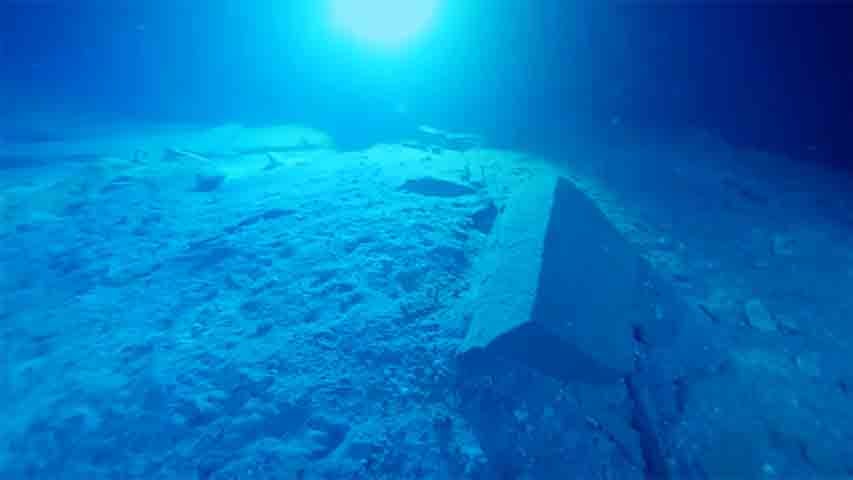 O debate sobre a origem do Monumento de Yonaguni voltou à tona em abril de 2024, após o autor Graham Hancock e o arqueólogo Flint Dibble discutirem o tema no podcast Joe Rogan Experience.