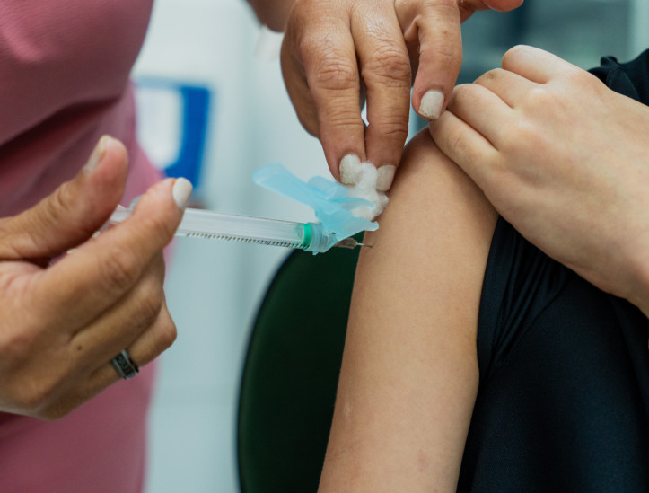 FORTALEZA, CEARÁ, BRASIL, 21-06-2025: Dia de vacinação no Posto de Saúde Geraldo Madeira Sobrinho. (Foto: Fernanda Barros/ O Povo)