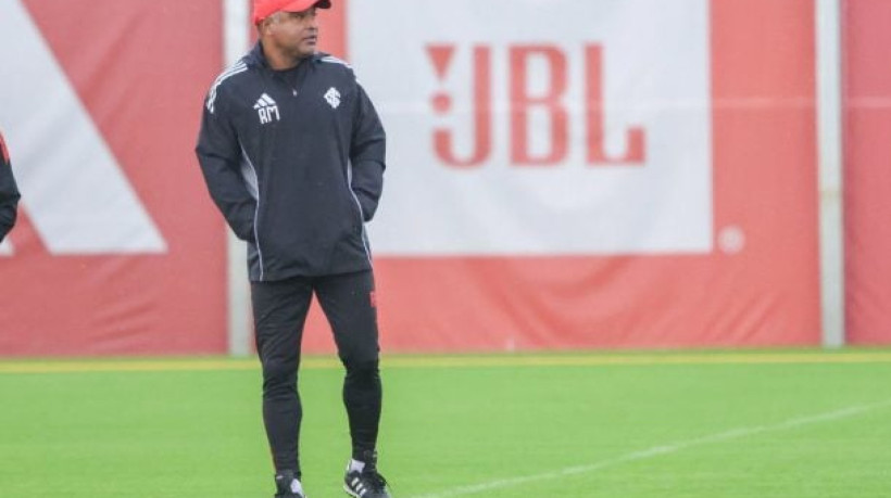 No ano passado, quando o treinador assumiu no lugar de Eduardo Coudet, o desempenho contra adversários da série A do Brasileirão foi de 60,25%