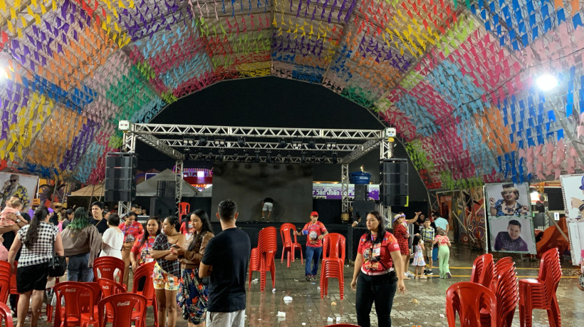 Evento sofre problemas em razão da chuva