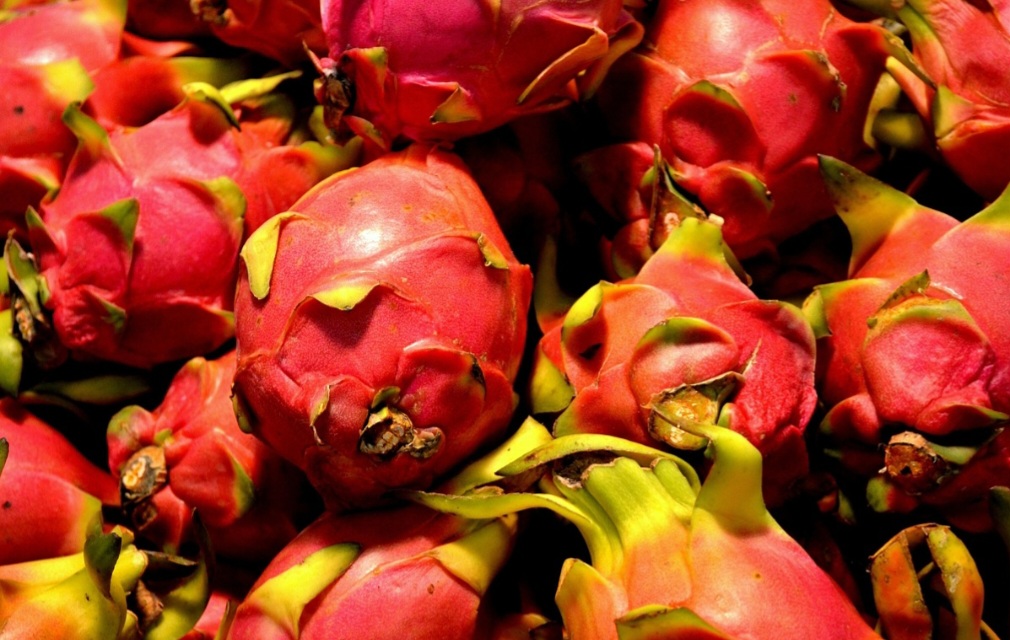 A pitaya é rica em antioxidantes, que contribuem para a saúde, assim como é fonte de vitamina C, potássio, cálcio e outros nutrientes importantes. 

