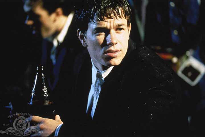 Sua estreia no filme “Renaissance Man” (1994), dirigido por Penny Marshall, foi discreta, mas já demonstrava seu potencial. No ano seguinte, chamou a atenção no drama “O Diário de um Adolescente” (foto), ao lado de Leonardo DiCaprio, interpretando um personagem sombrio.