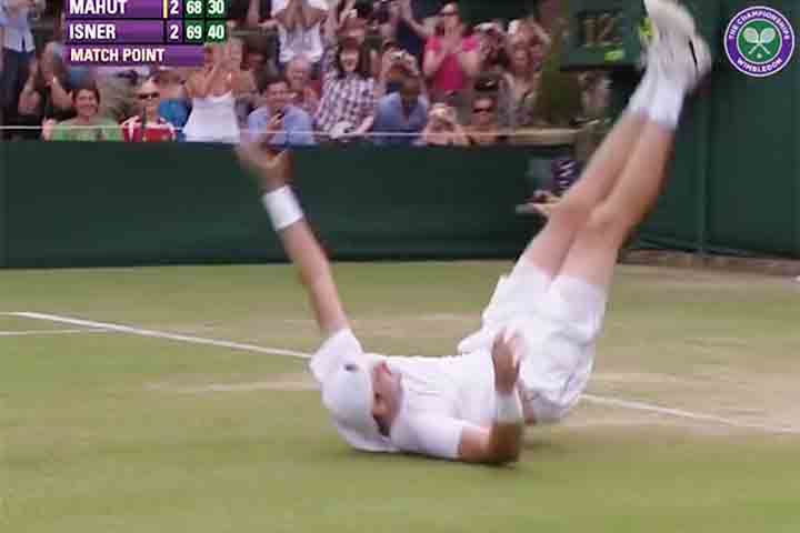 No dia seguinte, o esgotado Isner precisou voltar à quadra para a segunda rodada e acabou facilmente derrotado pelo holandês Thiemo de Bakker por 3 sets a 0 (6/0, 6/3 e 6/2), em apenas uma hora e 14 minutos. 
