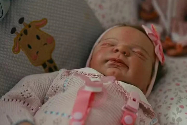 Ao chegar à UPA, uma senhora que conhecia a família da jovem percebeu que se tratava de um boneco ao levantar o pano que cobria o rosto da boneca. O atendimento não foi realizado.