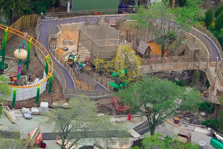 Shrek’s Swamp for Little Ogres: Essa área é uma das mais divertidas e conta com quatro escorregadores, partes com água e um playground onde as crianças podem escalar, pular e desbravar um banheiro temático do Shrek.