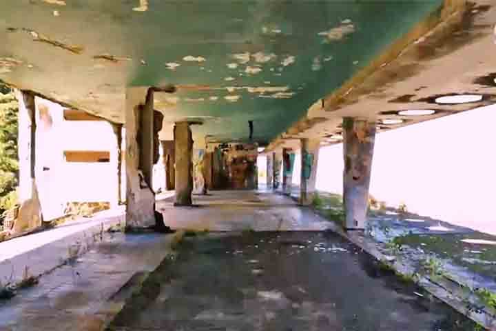 Mais tarde, o empreendimento abandonado virou ponto de exploração urbana, com visitantes arriscando-se em sua estrutura precária.