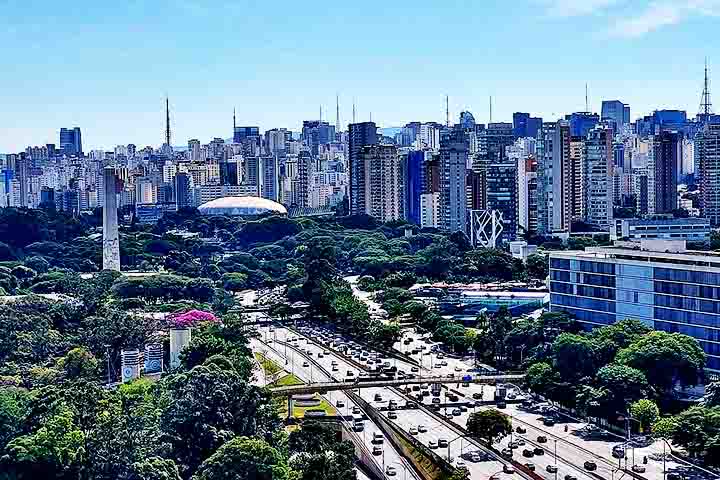 6º) Ibirapuera, São Paulo: Com o metro quadrado custando em média R$ 21.428, essa é uma região muito procurada por estar perto do Parque Ibirapuera, um dos maiores e mais famosos da cidade.