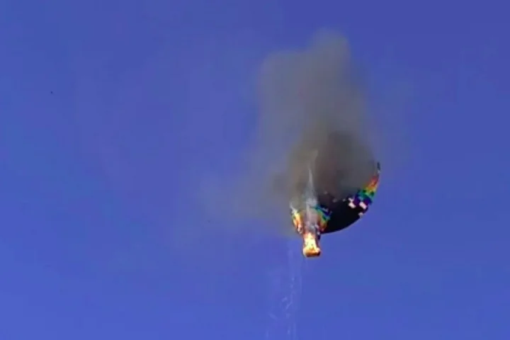 Segundo a Polícia Civil, o fogo começou após o vazamento de um maçarico no cesto.