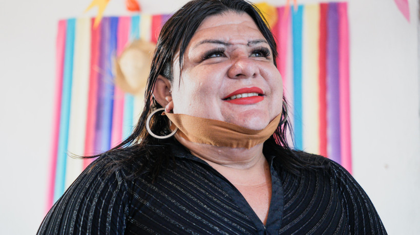 Cantora de brega Zeza dos Teclados teve mudança de vida após sucesso na carreira