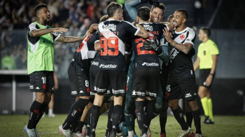 Equipe volta aos treinamentos ainda sem reforços para a sequência do ano e terá três semanas de preparação para duelo com o Botafogo