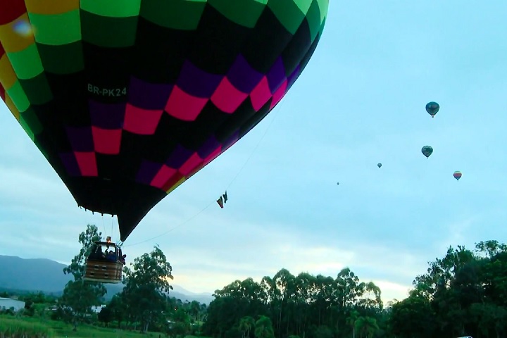Segundo o órgão brasileiro, a prática do balonismo, considerada “atividade aerodesportiva”, é de alto risco. 