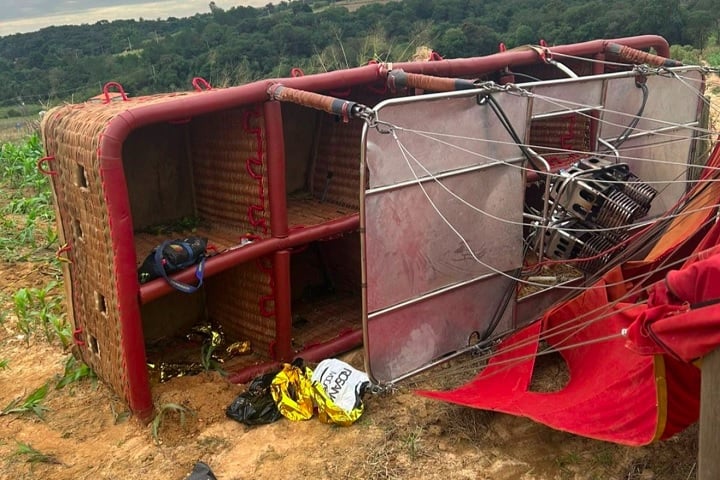 O acidente de balão em Santa Catarina foi o segundo no intervalo de uma semana no Brasil. No dia 15/07, uma mulher morreu e 11 pessoas ficaram feridas após um balão com 35 pessoas cair em uma área rural de Capela do Alto, no interior de São Paulo. 