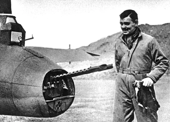 A II Guerra Mundial (1939-1945) mobilizou 100 milhões de combatentes. Entre eles havia atores, alguns já famosos, como Clark Gable, que aparece na foto com um avião de batalha. Veja alguns famosos que foram para as batalhas. 
