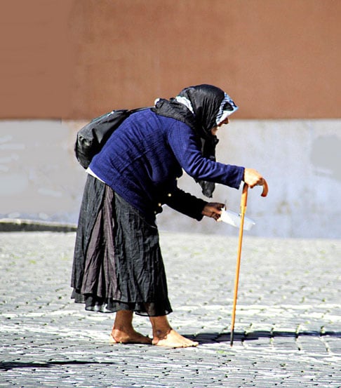 5) SENSAÇÃO DE QUE VAI EXPLODIR  - Se você tem vontade de socar parede, gritar, esbravejar, com excesso de intolerância e impaciência (até velhinho de bengala te irrita, por andar devagar na tua frente),  verifique se o motivo é pontual ou frequente. Pode ser ansiedade. 