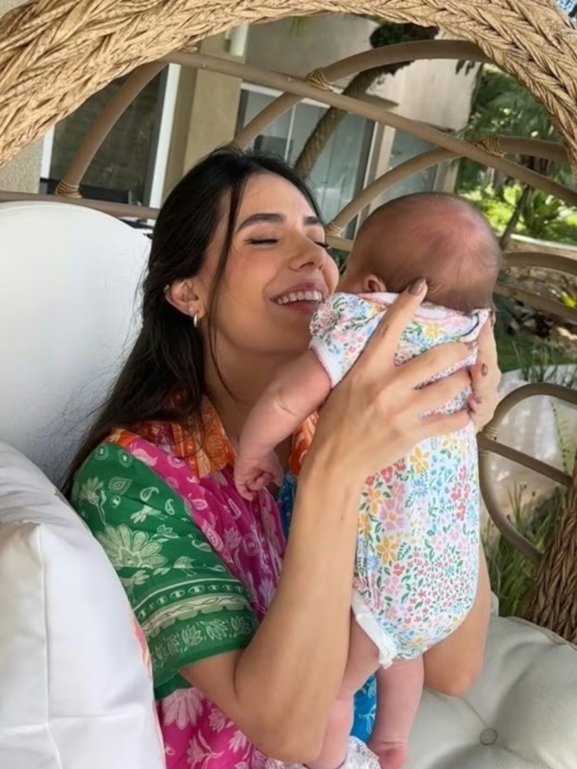 Recentemente, Jade Magalhães disse que parou de fazer a restrição alimentar que vinha seguindo, evitando produtos com lactose. Em março, após o período de testes com a bebê, Jade pôde voltar a comer de tudo, já que não houve qualquer problema na alimentação da filha. 