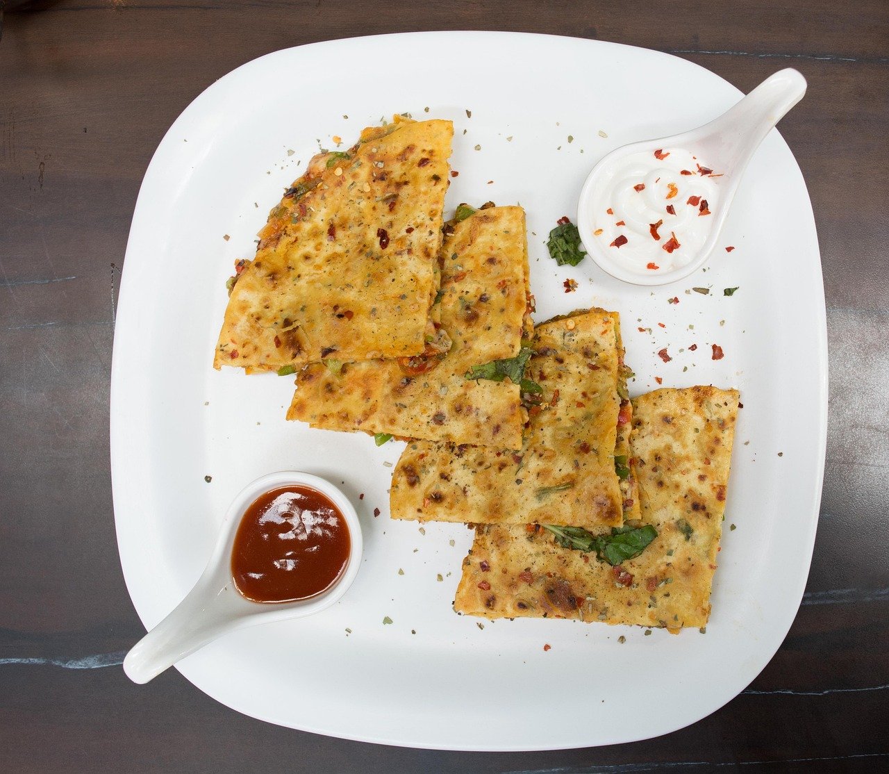 Atualmente, a maionese vem sendo utilizada como base para a produção de outros cremes, por vezes tidos como mais ou menos incomuns.